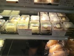 -红宝石·鲜奶小方·海派西点房(南丹店)