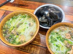 -正宗李家土鸡米线店
