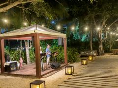 -三亚艾迪逊酒店·海滩烧烤 BARBACOA·现场乐队·浪漫晚餐·烧烤海鲜