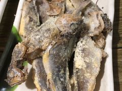 炸小黄鱼-晓伟海鲜家常菜