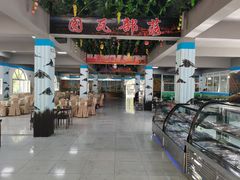 -布尔津河堤夜市