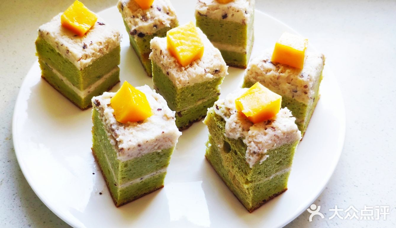 咸梅椰浆奶油斑兰蛋糕