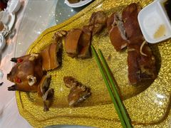 鸿运全猪全体-明珠海港大酒店