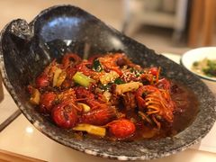 小龙虾-同心如意传统铜火锅