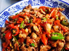 土干辣椒炒肉-瑶河山里菜