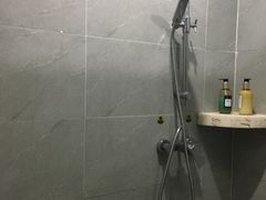 -轻奢·全曼酒店(深圳坂田北地铁站店)