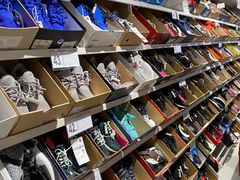 -唯品会(北京国瑞城店)
