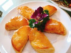 榴莲酥-河畔春天时尚餐厅