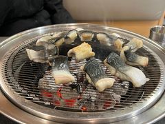 -围炉肉舍•炭烤活鳗•丹东海鲜烤肉(步行街店)