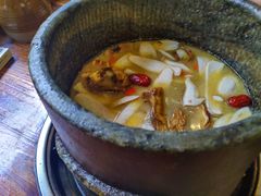 墨脱石锅鸡-滇藏石锅宴(崇仁巷老店)