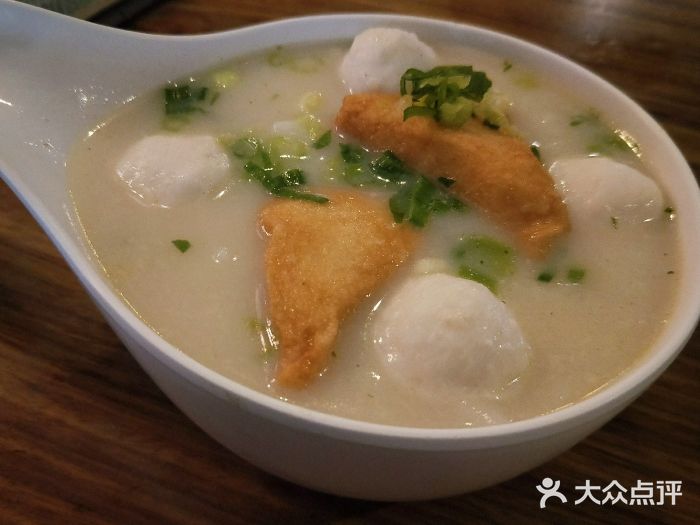 翠华餐厅鱼蛋河粉图片