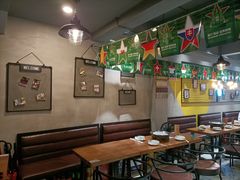 大堂-记忆串城·东北烧烤·小龙虾·大型团建(南油店)