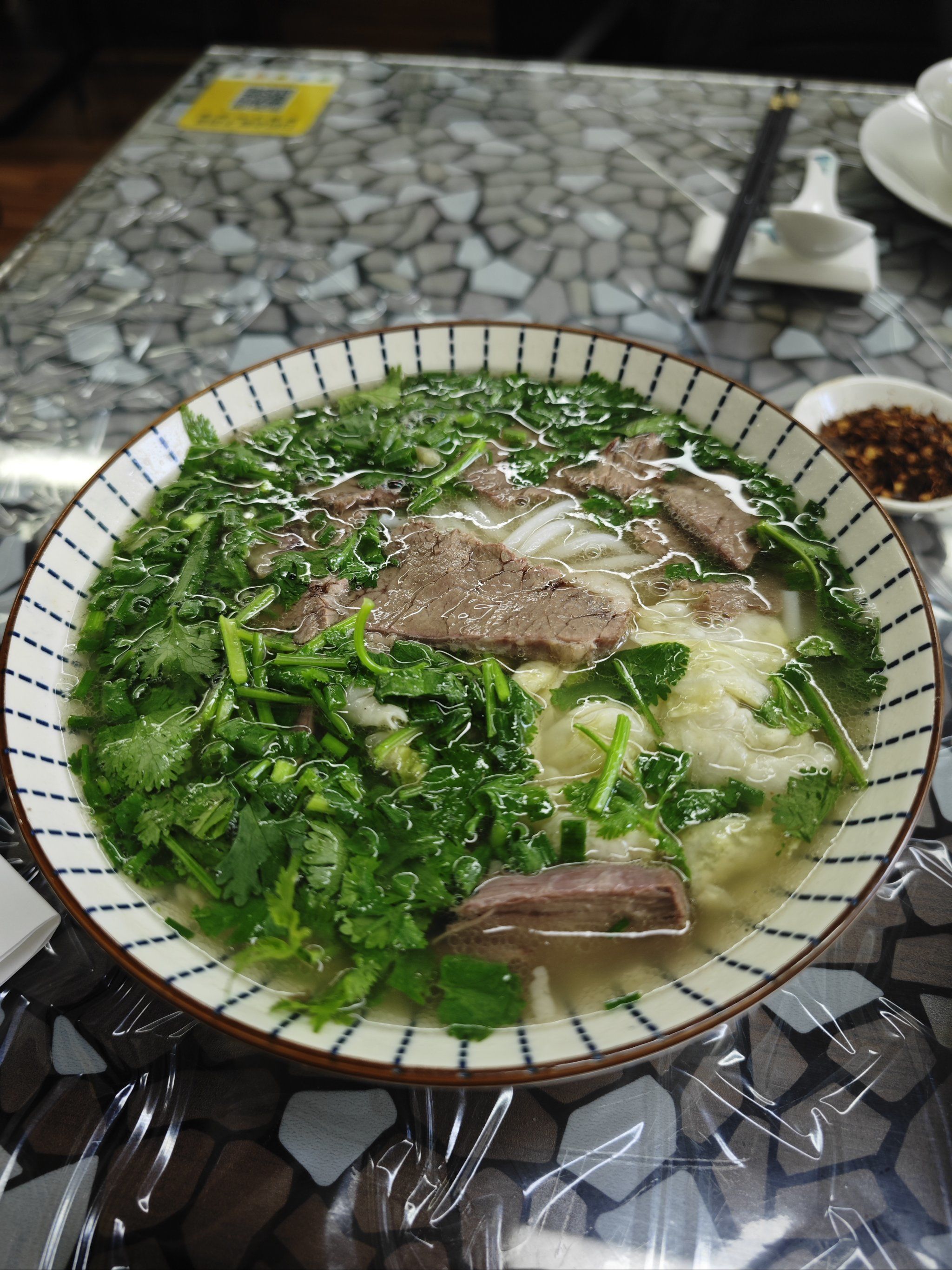 清汤牛肉粉的轻盈味 七彩贵州丫霸