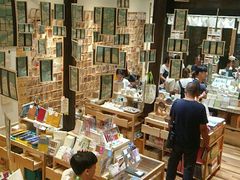 -猫的天空之城概念书店(杭州南宋御街店)