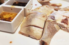 He Gu Ji White-Cut Chicken