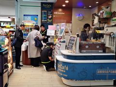 -全家便利店(上海南站站店)