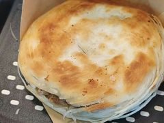 传统腊汁肉夹馍-忆秦时(银泰in77店)