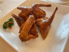 脆皮乳鸽-利苑酒家(合景国际金融广场店)