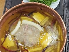 -三锅莊·牦牛肉火锅·香格里拉特色藏餐宴请餐厅(菱角塘路店)