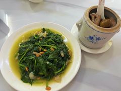 豆酱炒地瓜叶-正宗普宁豆干坊·洪记砂锅粥(红领巾路店)