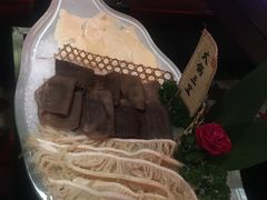 -左庭右院鲜牛肉火锅(新梅广场店)
