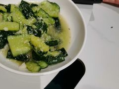 -琥珀老六龙虾(四里河店)