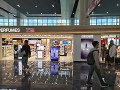 -中免(澳门机场免税店)