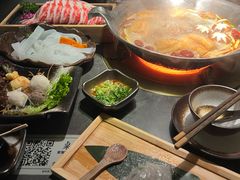 -湊湊火锅·茶憩(杭州湖滨银泰in77店)