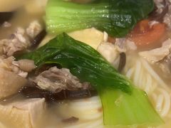 -蒙自源米线大王(花园城商场店)