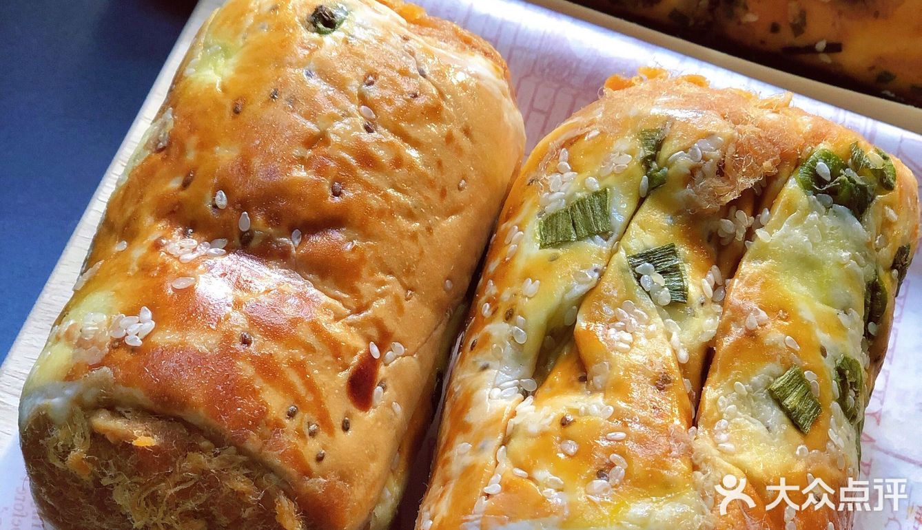 流油[流泪]一口胖十斤系列，肉松多多流油面包