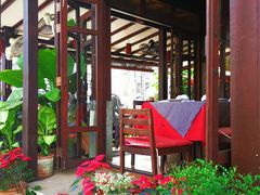 -Dash Teak House