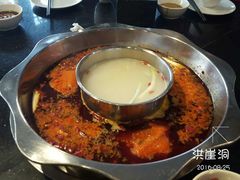 -小天鹅火锅·一线江景洪鼎旗舰店(洪崖洞店)