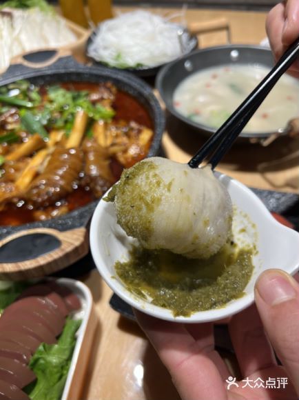 这家未来方舟的肚包肉和羊脚火锅竟然让我干完3碗饭