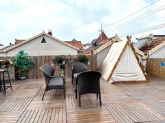 -小草屋轰趴馆别墅派对新场团建家庭聚会