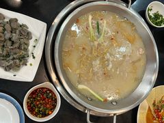 -老来福·非遗酸汤兔(凯旋路店)