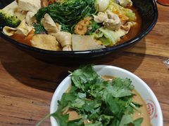 -万记麻辣烫国展总店