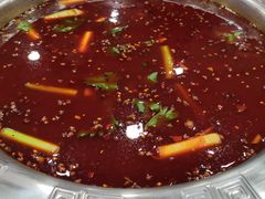 特制红汤锅底-刘胖娃鱼庄·特色肥肠鱼(杨家坪店)