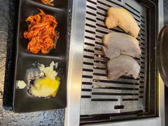 -臻牛烤肉