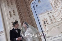 -现代经典婚纱摄影