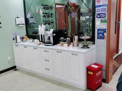 -茂菊口腔连锁(浦东南路店)