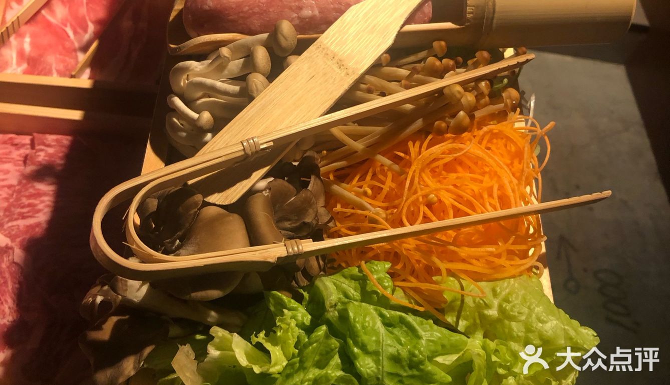 选了这家和牛自助。环境很好交通方便