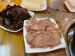 熟牛肉-乳仔牛牦牛汤锅 烤羊排(松潘古城店)