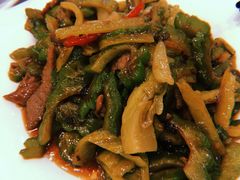 酸菜凉瓜炒牛肉-六婶西关小厨(光塔路店)