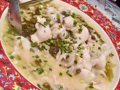 沸腾酸菜鱼-燊荣记(北京路店)