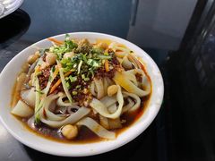 -烤肉小伙烤肉店