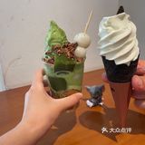 中国邮政开的咖啡店可盖各种纪念章甜点点了抹茶和北海道冰淇淋