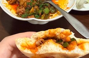 Stir-fried Pig Intestine with Flatbread