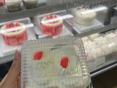 -红宝石·鲜奶小方·海派西点房(万航店)