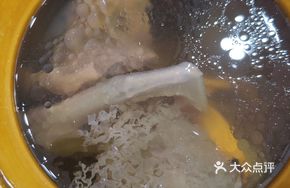 Red Date Bamboo Fungus Pigeon Soup