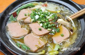Sour Cabbage and Luncheon Meat Hot Pot Rice Noodles